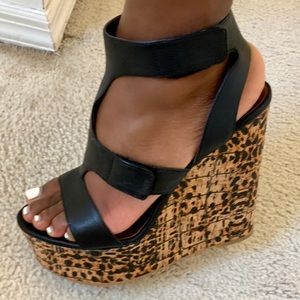 NINE WEST GLADIATOR STYLE WEDGE PLATFORM SANDALS